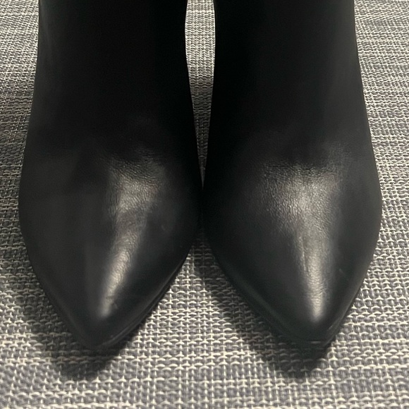 The 42 Gold Kolby Black Leather Pointed-Toe Boots - Picture 7 of 12